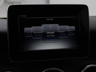 Mercedes-Benz A-Klasse Mercedes-Benz A-klasse 180 Urban | Stoelverwarming | Navigatie |  Sportstoelen | Half leder | Cruise control | Park Assist | Airco | Bluetooth - afbeelding nr 21