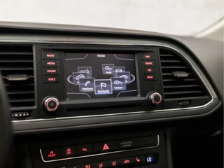 SEAT Leon SEAT Leon ST 1.4 TSI ACT FR Sport 150Pk Automaat (PANORAMADAK, NAVIGATIE, CLIMATE, LEDER/ALCANTARA, TREKHAAK, STOELVERWARMING, SPORTSTOELEN, LED KOPLAMPEN, GETINT GLAS, ADAPTIVE CRUISE, NIEUWE APK, NIEUWSTAAT) - afbeelding nr 23