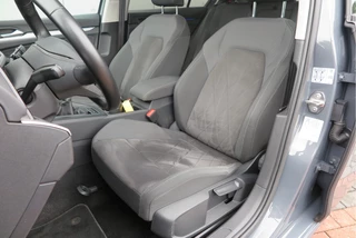Volkswagen Golf Volkswagen Golf 1.5 TSI 96kw 130pk Style , Panorama dak , Led, Virtual cockpit ,Trekhaak uitklapbaar, PDC, Navigatie via Carplay , DAB+ , Stoelverwarming,Alcantara bekleding, etc. - afbeelding nr 18