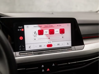 Volkswagen Golf Automaat (APPLE CARPLAY, GROOT NAVI, STUUR/STOELVERWARMING, GETINT GLAS, SPORTSTOELEN, PARKEERSENSOREN, ADAPTIVE CRUISE, DAB+, NIEUWE APK, NIEUWSTAAT) - afbeelding nr 29