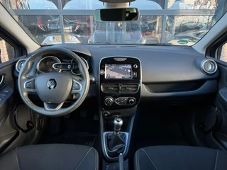 Renault Clio Renault Clio 1.2 TCe Limited | Volledig Onderhouden | Navigatie | Cruise Control | Climate Control | Stoelverwarming | Parkeersens - afbeelding nr 2
