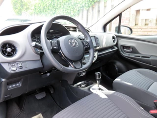 Toyota Yaris Toyota Yaris 1.5 Hybrid Dynamic | NAVI | ACHTERUITRIJCAMERA | KEYLESS ENTRY | CRUISE CONTROL | DEALER ONDERHOUDEN | - afbeelding nr 16