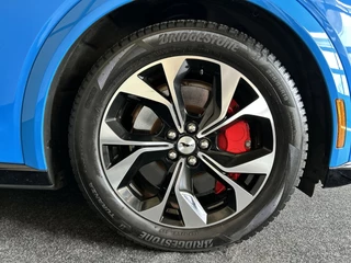 Ford Mustang Mach-E Ford Mustang Mach-E Extended First Edition AWD 98 kWh | 360 Camera | Bang & Olufsen | Elektrisch verstelbaar en verwarmbare stoelen | Soh (batterijcheck) 95 % - afbeelding nr 2