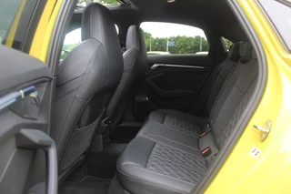 Audi S3 Audi S3 Limousine 2.0 TFSI quattro Edition One / Panoramadak / Camera / RS Seats / B&O / 19'' / Matrix LED / Navigatie / Dodehoek / ACC / Stoelverwarming / DAB - afbeelding nr 11