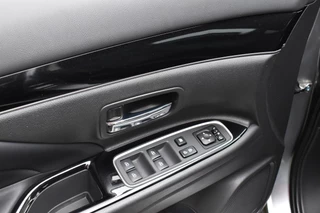 Mitsubishi Outlander Navi/Alcantara-Leder/Camera/Pdc/Standkachel/Trekhaak/Etc.! - afbeelding nr 16