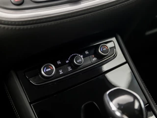 Opel Grandland X Automaat (APPLE CARPLAY, GROOT NAVI, CLIMATE, LED KOPLAMPEN, LEDER, KEYLESS, SPORTSTOELEN, TREKHAAK, CRUISE, LANE ASSIST, NIEUWSTAAT) - afbeelding nr 9