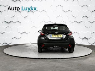 Toyota Yaris Toyota Yaris 1.5 Hybrid 115 Business | Parkeersensoren voor + achter | Stuurverwarming | Stoelverwarming - afbeelding nr 8