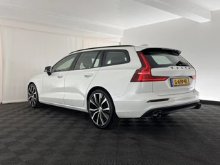 Volvo V60 Volvo V60 2.0 D4 Momentum Maxton-Design *FULL-LED | LEATHER-MICROFIBRE | DIGI-COCKPIT | NAVI-FULLMAP | HEATED-COMFORTSEATS | ECC | PDC | CRUISE | LANE-ASSIST | CARPLAY | 20''ALU * - afbeelding nr 4