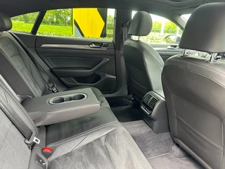 Volkswagen Arteon Volkswagen Arteon 1.5 TSI DSG7 Business R Pano / Keyless / Virtual - afbeelding nr 16