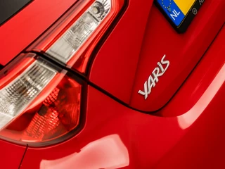 Toyota Yaris Toyota Yaris 1.0 VVT-i Sport (AIRCO, BLUETOOTH, ELEK RAMEN, SPORTSTOELEN, MULTIFUNCTIONEEL STUURWIEL, NIEUWE APK, NIEUWSTAAT) - afbeelding nr 24