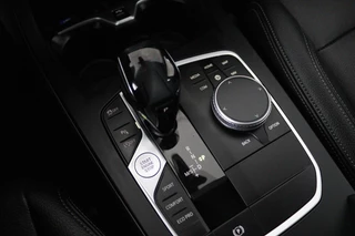 BMW 1 Serie BMW 1-serie 118i High Executive Edition (PARKEERSENSOREN, STOELVERWARMING, CRUISE CONTROL, LEDEREN STOELEN, DEALER ONDERHOUDEN) - afbeelding nr 21