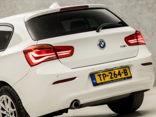 BMW 1 Serie Automaat (NAVIGATIE, CLIMATE, STOELVERWARMING, GETINT GLAS, SPORTSTOELEN, XENON, CRUISE, NIEUWE APK, NIEUWSTAAT) - afbeelding nr 13