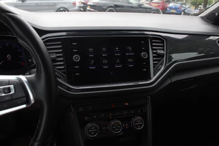 Volkswagen T-Roc Volkswagen T-Roc 1.5 TSI Sport Business 3x R-Line / Camera / Virtual Cockpit / Navigatie / 19'' / Keyless / Stoelverwarming / ACC - afbeelding nr 19