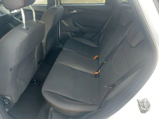 Ford Focus Ford Focus 1.5 Titanium airco,cruise,navigatie,stoel/stuurverwarming,parkeersensoren, - afbeelding nr 7
