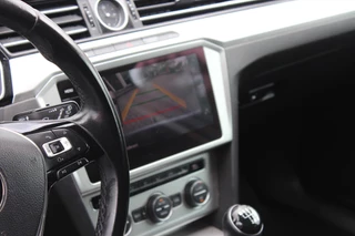 Volkswagen Passat Volkswagen Passat 1.4 TSI 125pk BMT Comfortline Business | Orig. NL | Trekhaak | Virtual dashboard | Carplay | - afbeelding nr 71