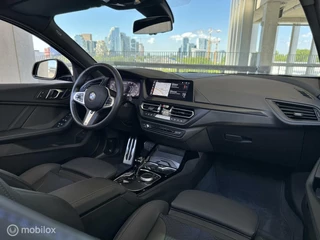 BMW 1 Serie BMW 1-serie M135i xDrive |Pano |HUD |H&K |Sfeer |Stuurverw. - afbeelding nr 20