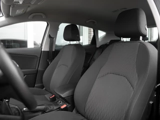 SEAT Leon | Navigatie & Apple Carplay/Android Auto | Parkeersensoren | Hoogteverstelling stoelen | Climate control | Donker getint glas | Cruise control - afbeelding nr 4