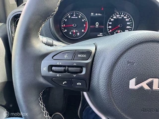 Kia Picanto Kia Picanto 1.0 67pk Automaat  Stoel en Stuur verwarming ,  Navigatie / Apple carplay  / Android auto , Achteruit camera , Bluetooth , Priveglas , Chrome handgrepen , Sport Velgen ,  9.500km !! - afbeelding nr 22
