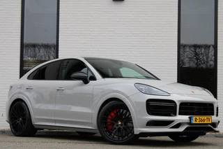 Porsche Cayenne Coupé 4.0 Turbo S E-Hybrid / Sportdesign Pakket / Hoogglans / Krijt / Vol Opties / NIEUWSTAAT