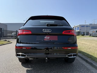 Audi Q5 Audi Q5 55 TFSI e quattro Competition 367PK S-Line PANO/LUCHTVERING/TREKHAAK/360CAMERA/MASSAGE/KEYLESS/MATRIX/VIRTUAL/CARPLAY/SFEER/19
