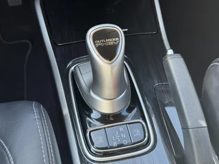 Mitsubishi Outlander Mitsubishi Outlander 2.0 PHEV Business Edition 2e Eigenaar,Navi,Camera,Trekhaak,Leder,Clima,Cruise,Apk tot 01-2026 - afbeelding nr 20