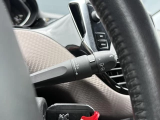 Peugeot 2008 Peugeot 2008 1.2 PureTech Urban Cross 2e Eigenaar,Navi,110pk,Clima,Cruise,Trekhaak,Pdc,Nieuwe Apk bij Aflevering - afbeelding nr 16