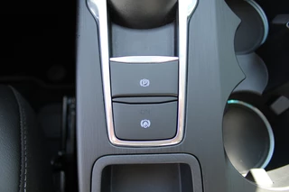 Ford Kuga | Winterpakket | Technology pack | BLIS | Navigatie | Head-up - afbeelding nr 47