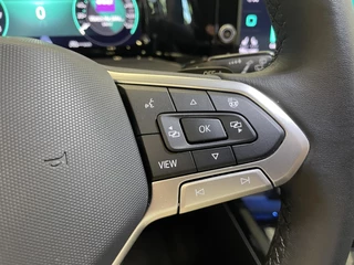 Volkswagen Golf Volkswagen Golf 1.5 eTSI Style Airco ECC Carplay Navi Adaptive Crusie Control Massagestoel AGR Ambiente verlichting - afbeelding nr 17