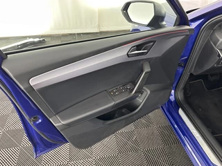 SEAT Leon SEAT Leon Sportstourer 1.5 eTSI FR Launch Edition Aut. *FULL-LED | DIGI-COCKPIT | NAVI-FULLMAP | LEATHER-MICROFIBRE | CARPLAY | KEYLESS | SHIFT-PADDLES | SPORT-SEATS | HEATED-SEATS | AMBIENT-LIGHT | CAMERA | ECC | PDC | CRUISE | TOWBAR | 17' - afbeelding nr 25