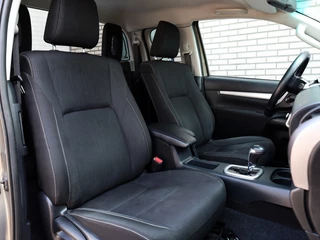 Toyota Hilux Toyota Hilux 2.8 D-4D XtraCab Professional Premium | Automaat | 3500 KG Trekg - afbeelding nr 12