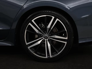 Volvo V60 Volvo V60 2.0 T4 R Design | Stoelverwarming | Trekhaak |  Carplay | Camera | Adaptive cruise | Navigatie | Full LED | 19'' lichtmetalen velgen | Memory - afbeelding nr 35