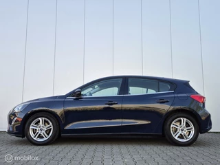 Ford Focus FORD FOCUS 1.0 ECOBOOST TREND EDITION/LED/CARPLAY/CRUISE/LANE ASSIST/16''LMV - afbeelding nr 2