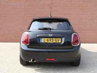 MINI One Mini Mini 1.5 One Automaat Business Edition | Navigatie | PDC | Cruise Control | Airco | 17