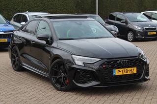 Audi RS3 Audi RS3 Limousine 2.5 TFSI quattro / Verlengd Garantie / Milltek / Keramisch / Panoramadak / Camera / Head-up / B&O / Matrix LED / ACC / Leder - afbeelding nr 40