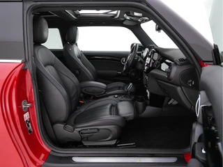 MINI Electric (INCL-BTW) Aut. *PANO | FULL-LEATHER | FULL-LED | HARMAN/KARDON-SOUND | KEYLESS | CAMERA | SPORT-SEATS | NAVI-FULLMAP  | ECC | HEATED-SEATS | AMBIENT-LIGHT | DAB | DIGI-COCKPIT | PDC | 17