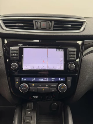 Nissan QASHQAI Nissan Qashqai 1.3 DIG-T Premium Edition Automaat-Trekhaak-Navigatie-Carplay-Cr.contr-Clima-360Camera-Lm.18