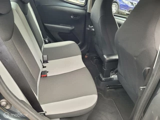 Toyota Aygo Toyota Aygo 1.0 VVT-i x Airco, lm, achteruitrijcamera. - afbeelding nr 19