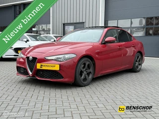 Alfa Romeo Giulia Alfa Romeo Giulia 2.0 AWD Veloce Schuifdak Navi Camera Leer 19 Inch Harman Kardon Xenon - afbeelding nr 1