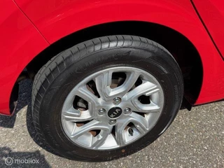 Kia Picanto Kia Picanto 1.0 MPi Dynamic Line   Navigatie , Achteruit rij camera  Aple Carp[lay / Android Auto  , Bleutooth , Spotify   Ectr ramen , Centrale deurvergrendeling met afstandbediening , Rood Metaallak ! - afbeelding nr 6