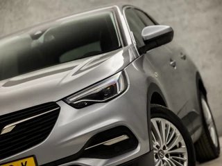 Opel Grandland X Automaat (APPLE CARPLAY, GROOT NAVI, CLIMATE, LED KOPLAMPEN, LEDER, KEYLESS, SPORTSTOELEN, TREKHAAK, CRUISE, LANE ASSIST, NIEUWSTAAT) - afbeelding nr 30