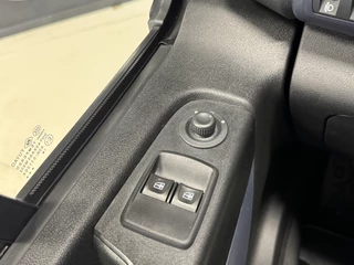Opel Vivaro Opel Vivaro 1.6 CDTI L1H1 Sport EcoFlex 3-pers | Navi | Imperial | Trekhaak | Cruise | PDC achter - afbeelding nr 18
