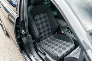 Volkswagen Golf Volkswagen Golf 1.4 TSI GTE  LED / Camera / Carplay - afbeelding nr 20