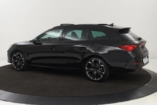 CUPRA Leon CUPRA Leon 1.4 e-Hybrid | 245pk | Panoramadak |  Stoel & stuurverwarming | Carplay | Adaptive cruise | Sfeerverlichting | Navigatie | Camera | PHEV - afbeelding nr 2