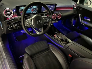 Mercedes-Benz A-Klasse Mercedes A-klasse 180 AMG Matgrijs Sfeerverlichting Carplay - afbeelding nr 15