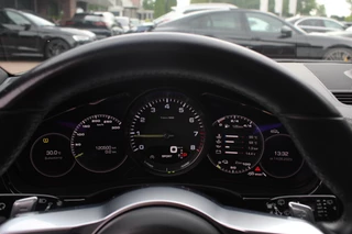 Porsche Panamera Porsche Panamera Sport Turismo 2.9 4 E-Hybrid / Panoramadak / 360Camera / Achterasbesturing / 21'' / Sportdesign + Chrono / Bose / Sportuitlaat / Luxe Leder / DAB / Stuurverwarming / Stoelverwarming 4x / Navigatie / DAB / Cruise Control - afbeelding nr 18