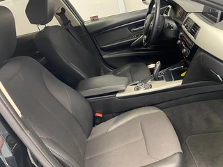 BMW 3 Serie BMW 3-serie Touring 318i Executive | LED | ELEKT ACHTERKLEP | NAVI | 18