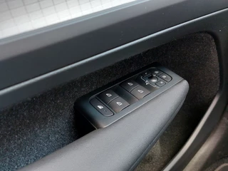 Volvo XC40 Volvo XC40 1.5 T3 157pk Momentum Business Pack Connect | Origineel NL | Navi | Clima | Adap. Cruise | Panorama Schuifdak | Led Koplampen | Pdc V+A+Camera | Rijstrook+Licht+Regensenor | 18''lm - afbeelding nr 23