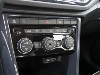 Volkswagen T-Roc Volkswagen T-Roc 1.5 TSI 150PK Automaat Sport | TREKHAAK | CAMERA | CARPLAY | - afbeelding nr 11