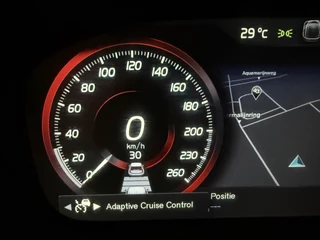 Volvo XC90 Volvo XC90 T8 Twin Engine AWD R-Design PANO/LUCHTVERING/TREKHAAK/H&K/MASSAGE+VENTILATIE/360CAMERA/20