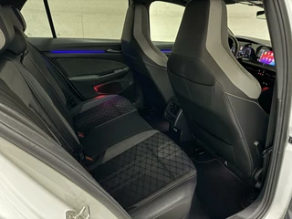 Volkswagen Golf Volkswagen Golf 1.5 eTSI 3x R-Line Pano Carplay Sfeer ACC NAP - afbeelding nr 24